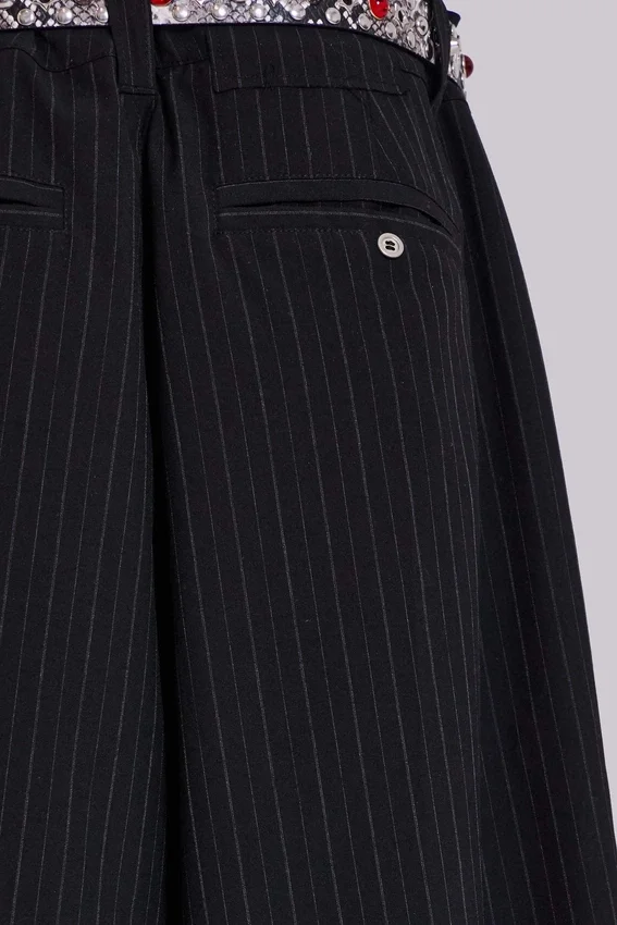 Svarta Goliath-shorts i XL med smala ränder