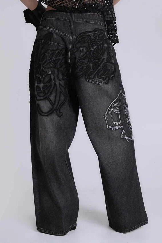 Svarta XL Colossus Jeans med upphöjd broderi