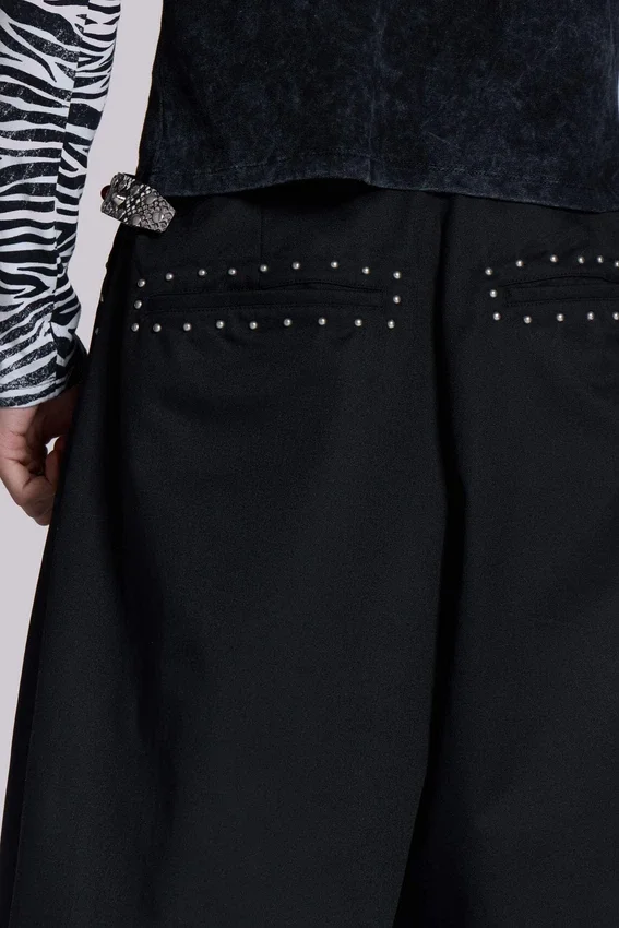 Svarta XL Goliath Shorts med nitar