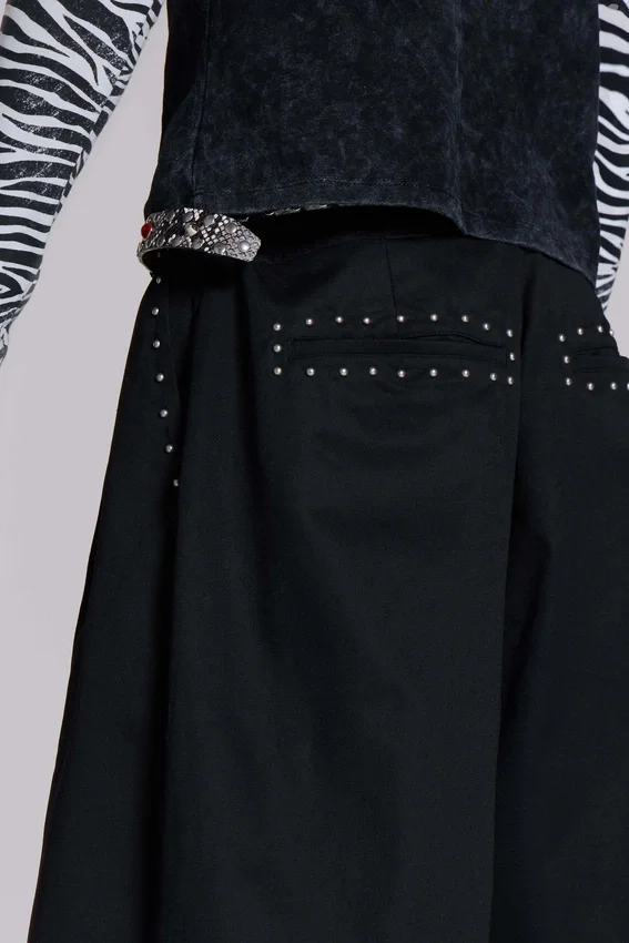 Svarta XL Goliath Shorts med nitar