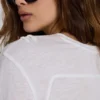 T-shirt i linne med V-ringning