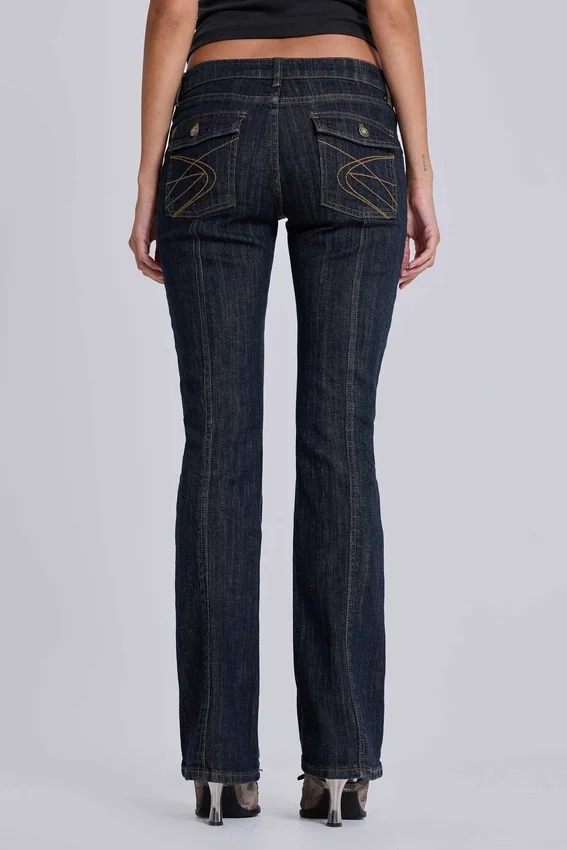 Trinity Cooper-jeans med utsvängda ben