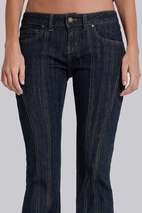 Trinity Cooper-jeans med utsvängda ben