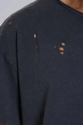 Tvättad svart kort Moth-T-shirt