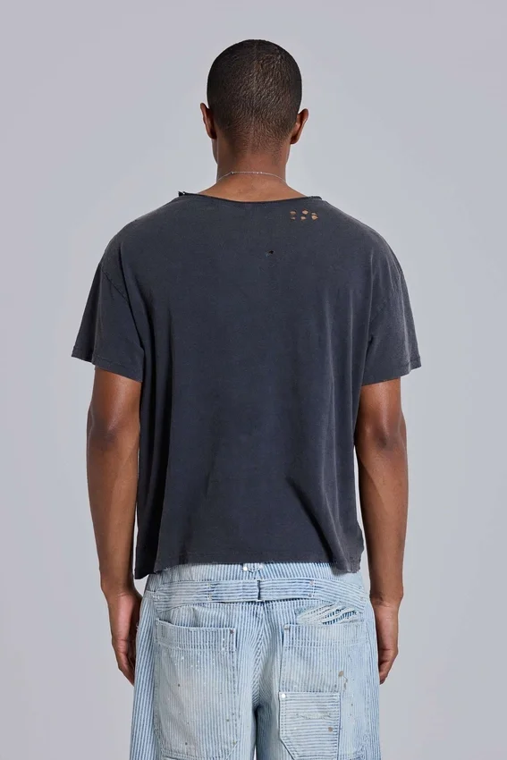 Tvättad svart kort Moth-T-shirt