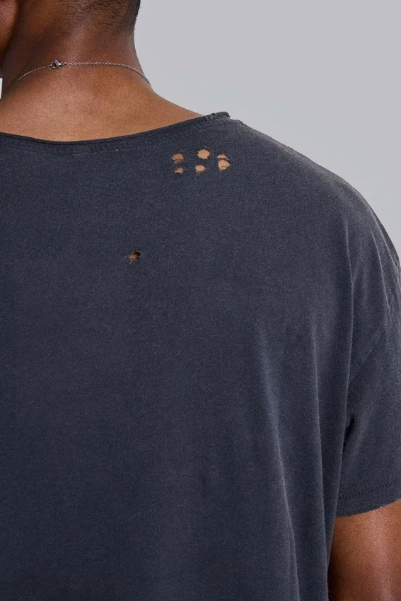 Tvättad svart kort Moth-T-shirt