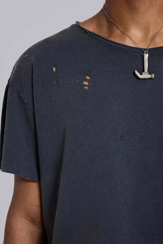 Tvättad svart kort Moth-T-shirt