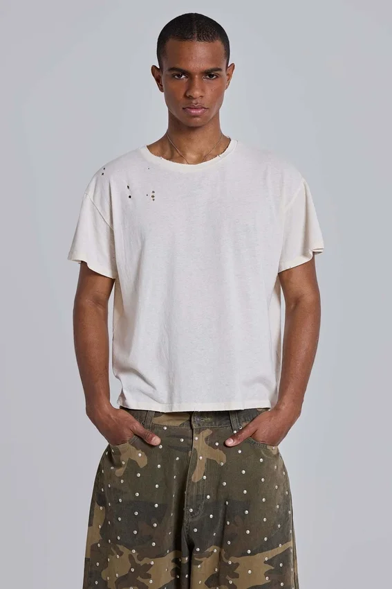 Vit kort T-shirt med fjärilsmotiv