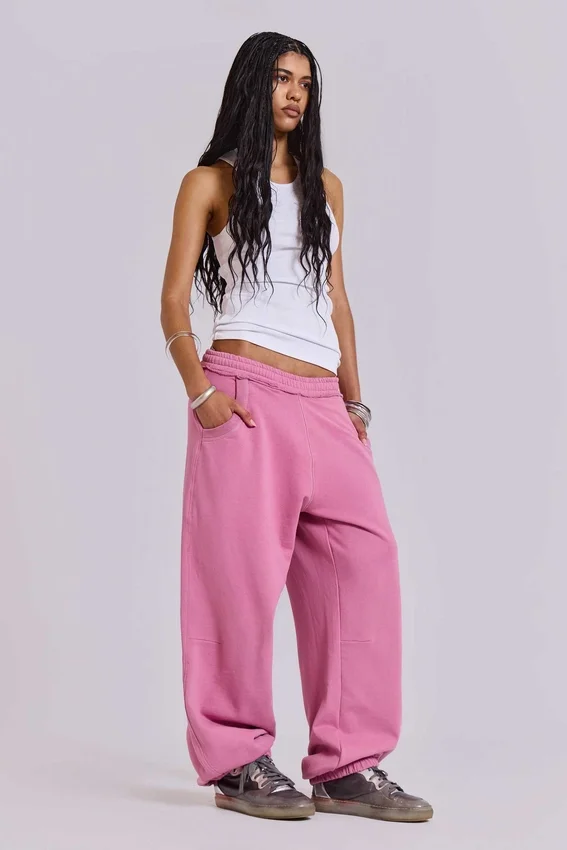 Rosa, vidbyxor med uppvikt benslut i Monster Joggers-stil