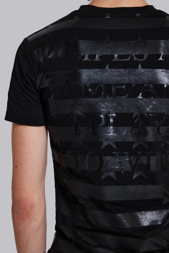 Winner T-shirt med V-ringning